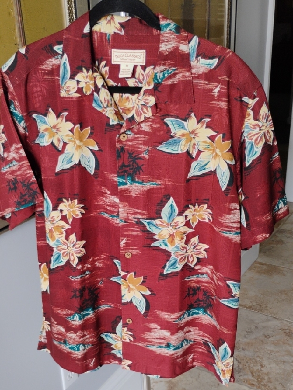 Men's Red Hawaiian Floral Camp Shirt Size Medium Machine Washable